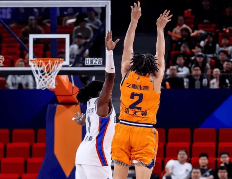 今晚宁波vs上海大名单：张镇麟出战，洛夫顿、王哲林缺席